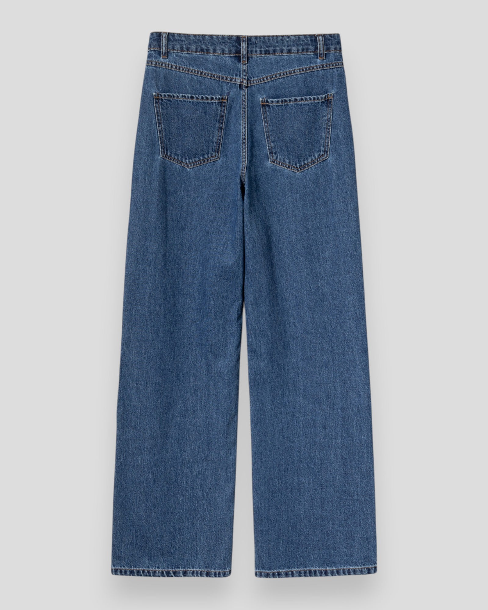 Dame N-Katy MW jeans i blå vask, slidstærkt denim, slim fit, med klassisk femlomme design, fra Noella