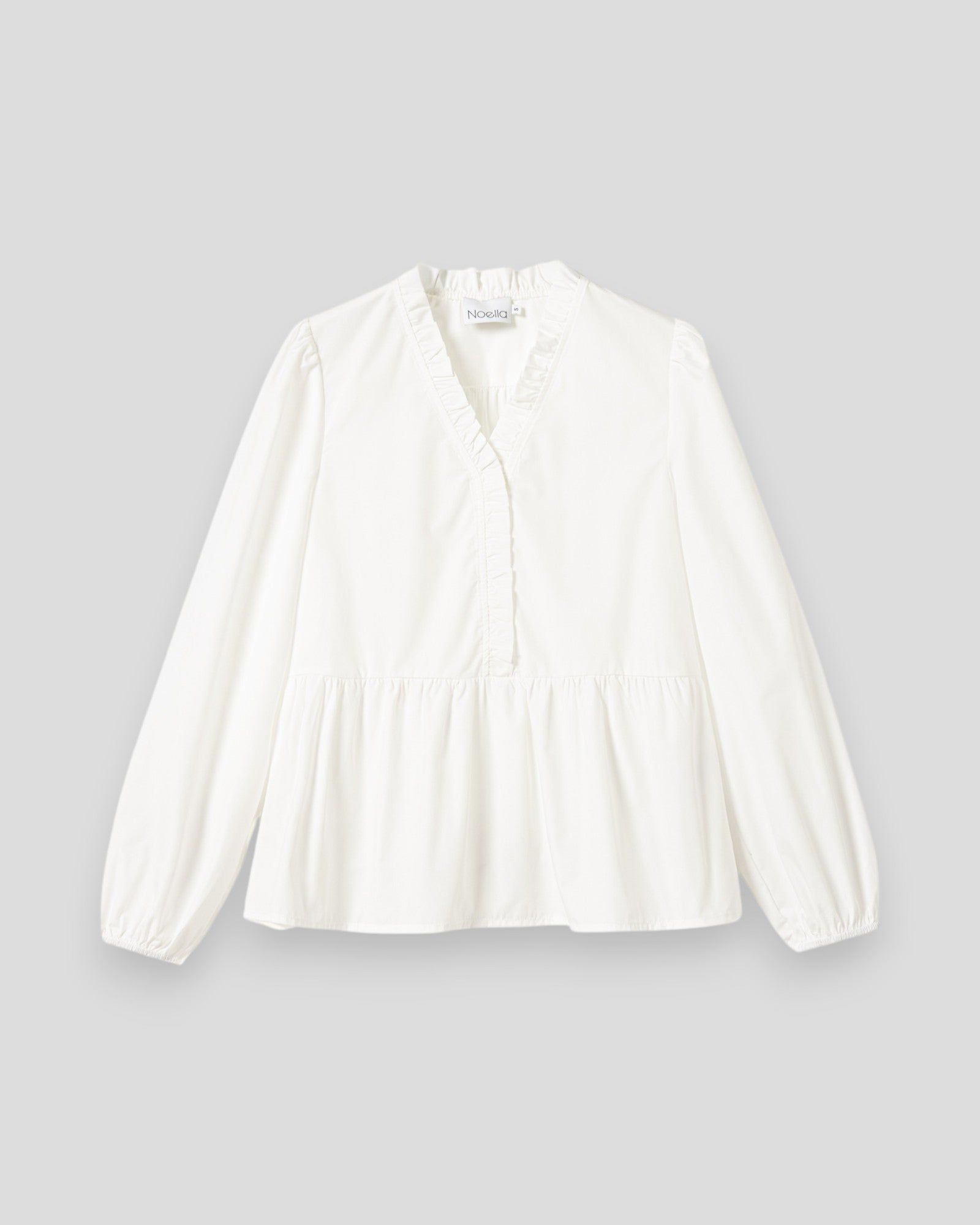 Hvid Noella Matti bluse til kvinder med langærmet, let og elegant stof, perfekt til hverdag og formelle anledninger.