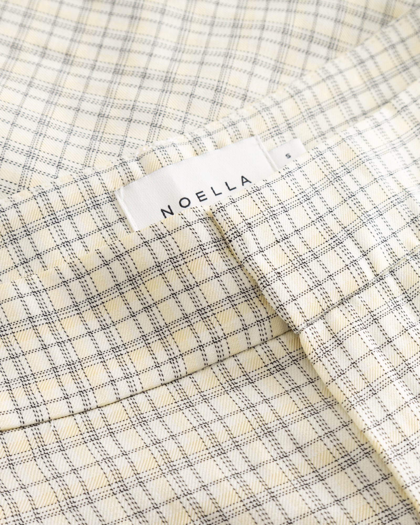 Noella N-Kazianette MW shorts i Denny Yellow Check med gule og hvide tern, dameshorts i let, sommerligt design