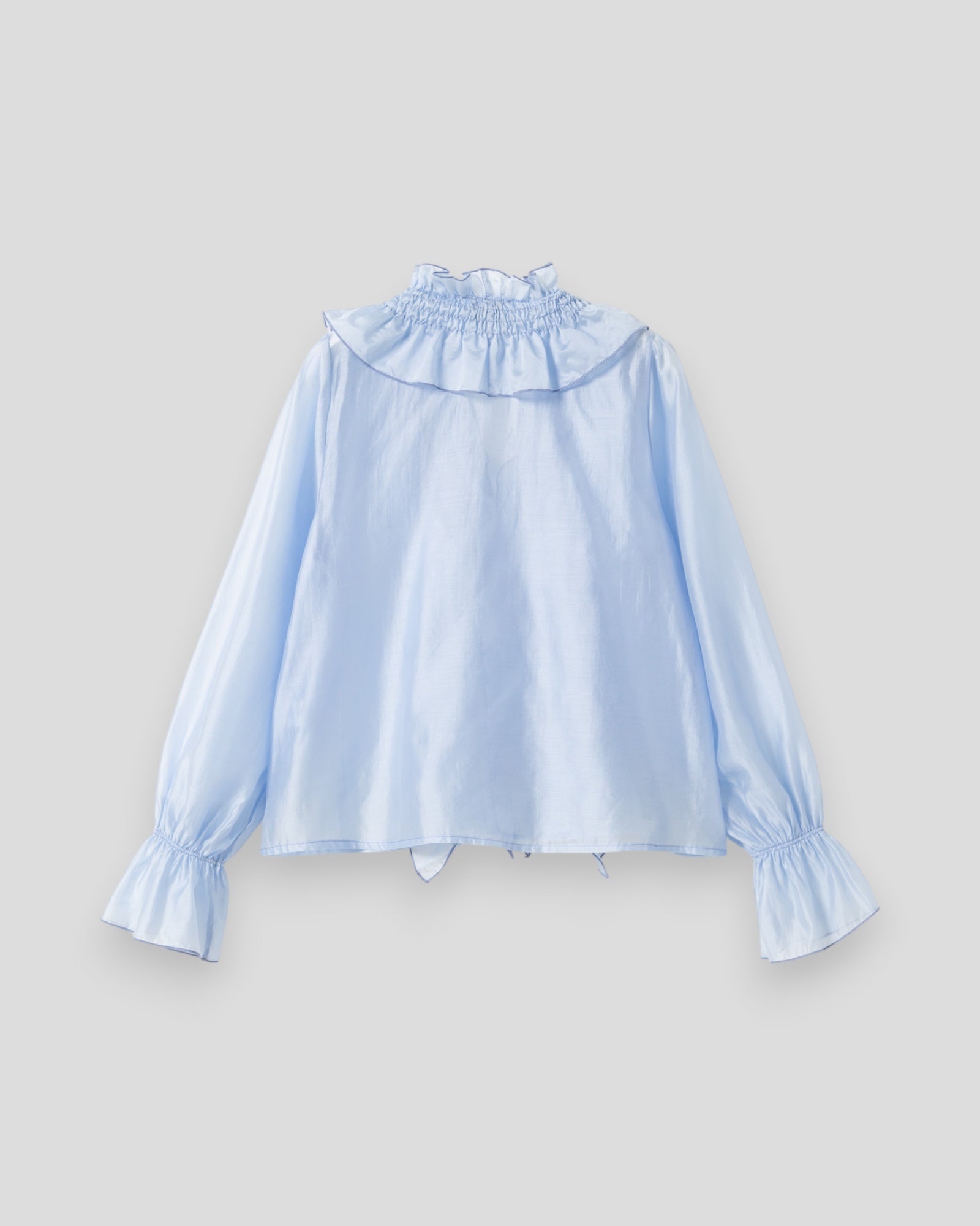 Damelig N-Myrtia bluse i luftblå fra Noella, vises med let stof og flot fit, perfekt til hverdagsbrug.