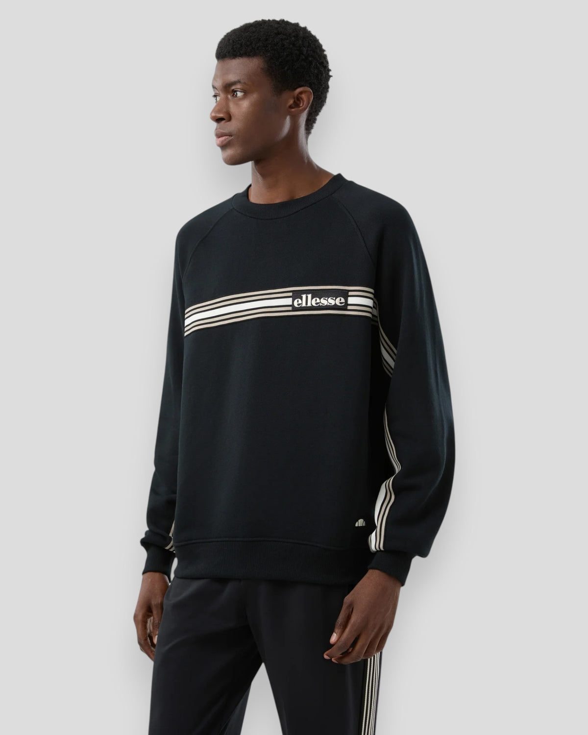 Ellesse Rossanti sweatshirt i sort med klassisk designens forside