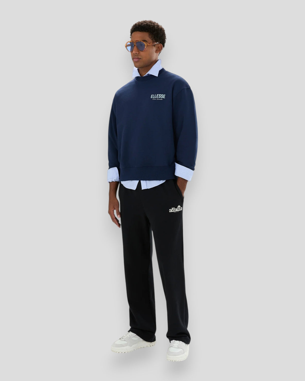 Ellesse Dolce Vita sweatshirt i navyblå med klassisk design en-detaljer
