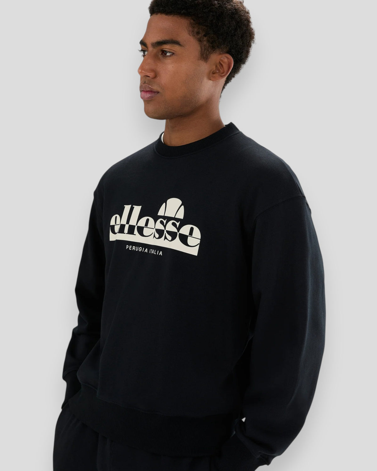 Ellesse Plerica sweatshirt i sort med klassisk design