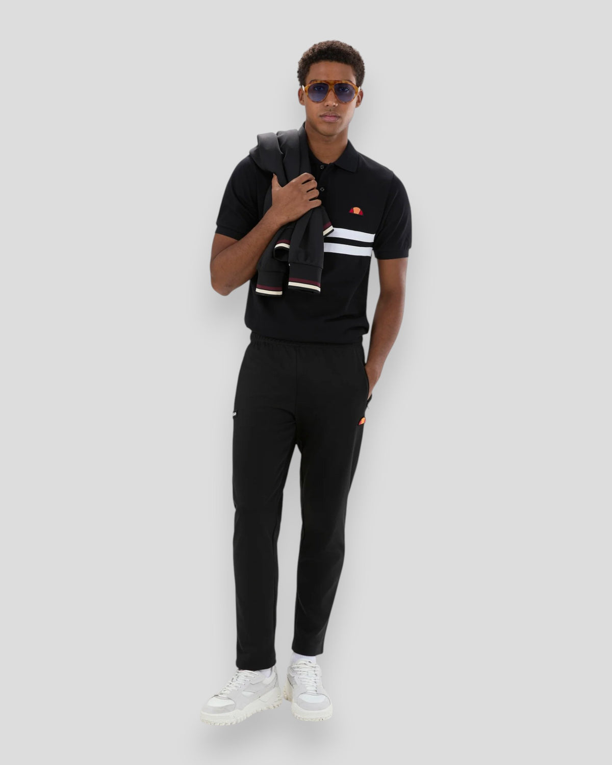 Sort Ellesse Bertoni Track Pant i sort med elastisk talje og afslappet pasform