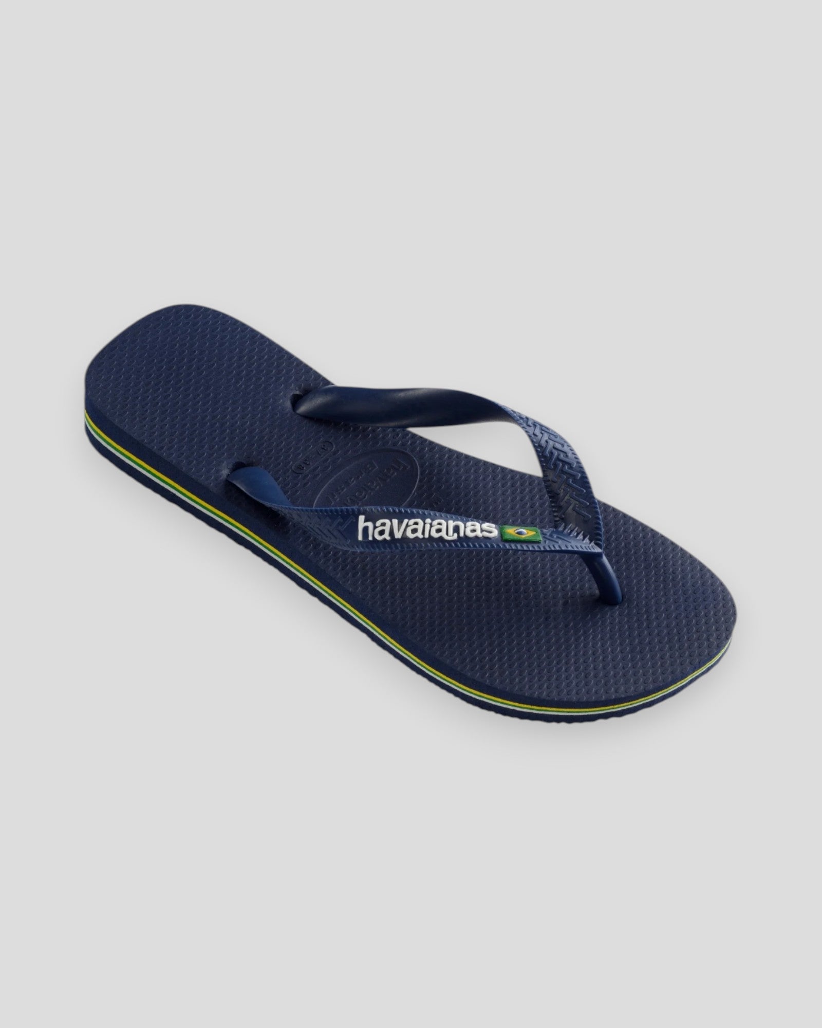 Havaianas mænd sandaler med Hav. Brasil logo i navy blå farve, komfortabel og let at have på.
