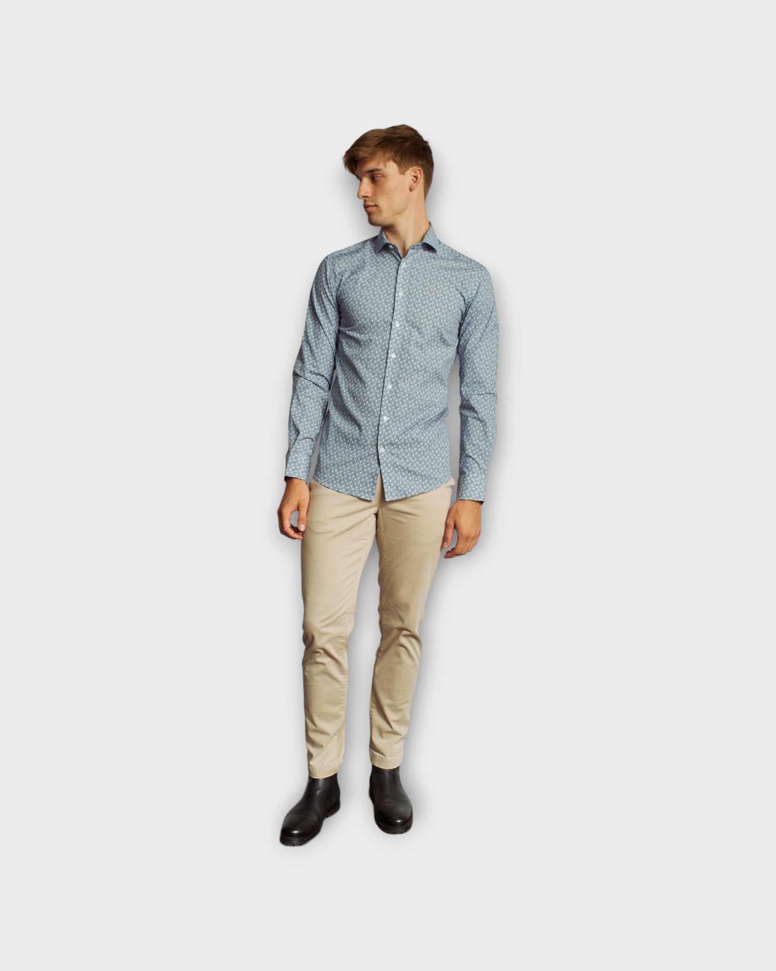 Whiteside Slim Fit Shirt Blue - Blå Printet Bruun & Stengade Skjorte til Mænd. Her set på model forfra.