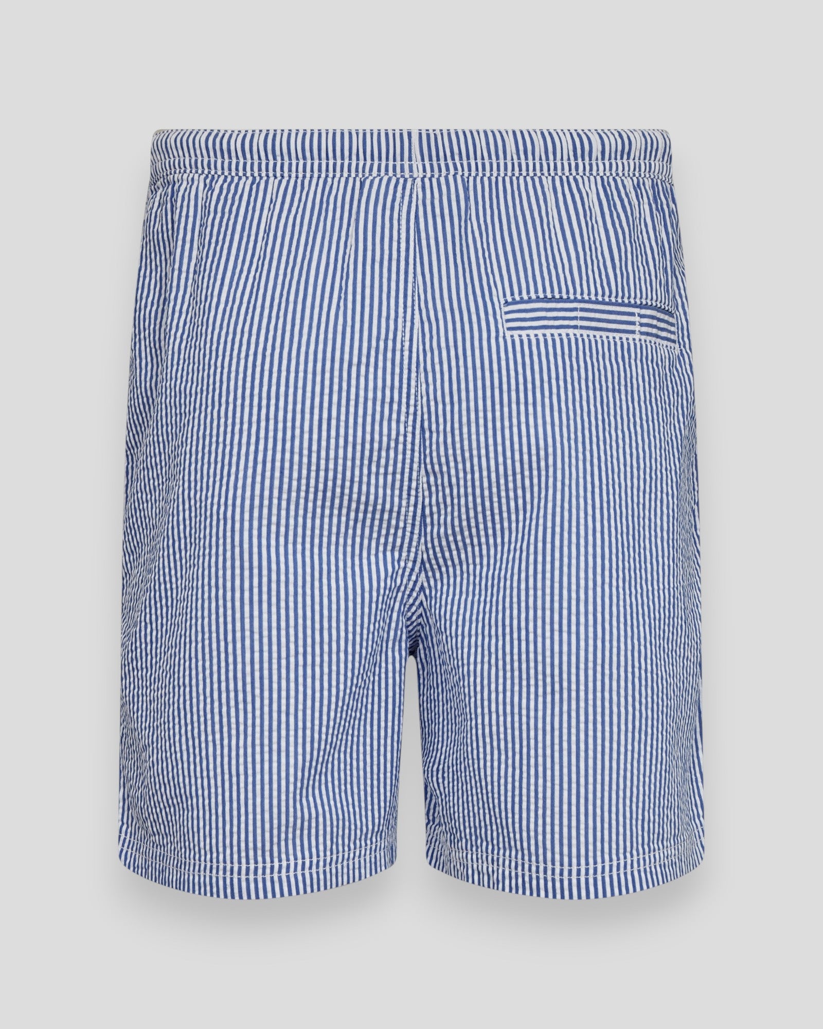 Bruun & Stengade Bahia badetøj shorts i regular fit, blå og hvid med striber, vist på mannequin.