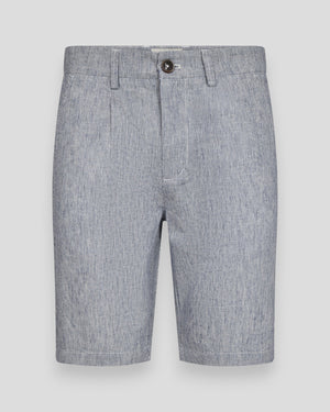 Navy og hvid Darion regular fit shorts fra Bruun & Stengade, afslappet stil, vist på model.