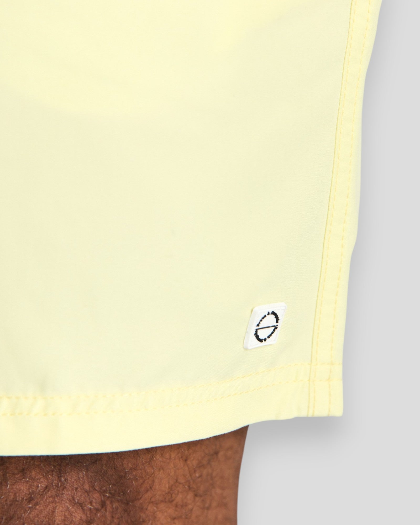 Havana regular fit badebukser fra Bruun & Stengade i citronfarvet design, afslappet stil og let materiale.