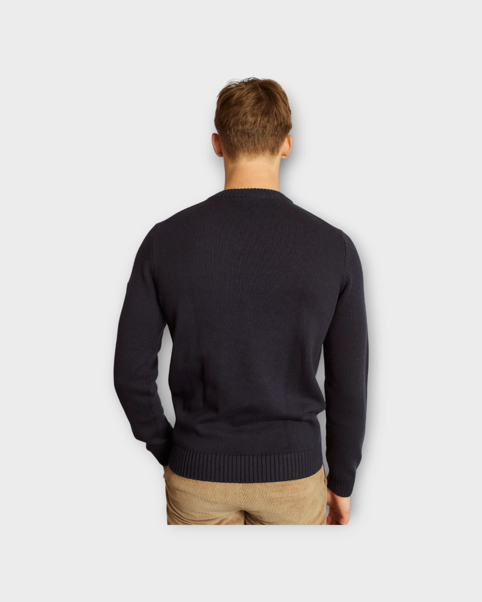 BS Azure Regular Fit Knitwear Navy - Mørkeblå Bruun og Stengade  Herre Strik. Her set på model bagfra.