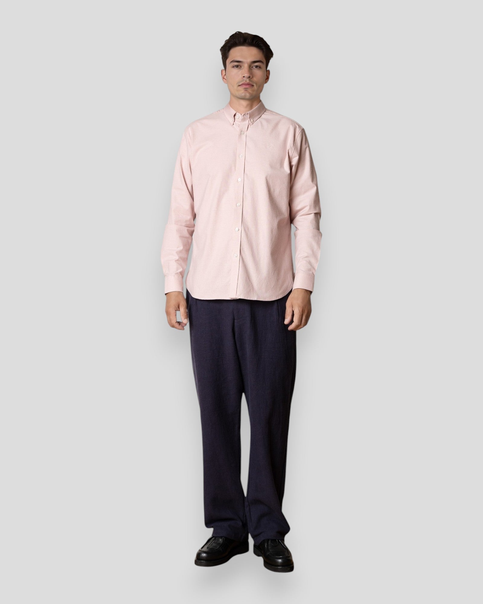 Clean Cut Copenhagen violet ice Oxford stretch plain long-sleeve shirt, close-up of fabric and collar detail.
