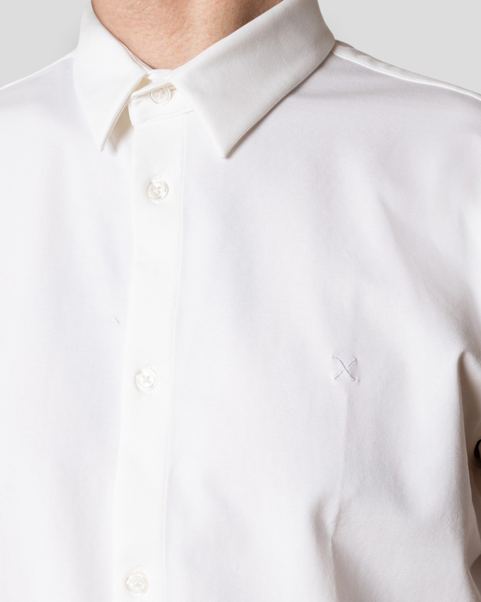 White Clean Cut Copenhagen formal stretch shirt with short sleeves, tailored for a sleek, professional look.