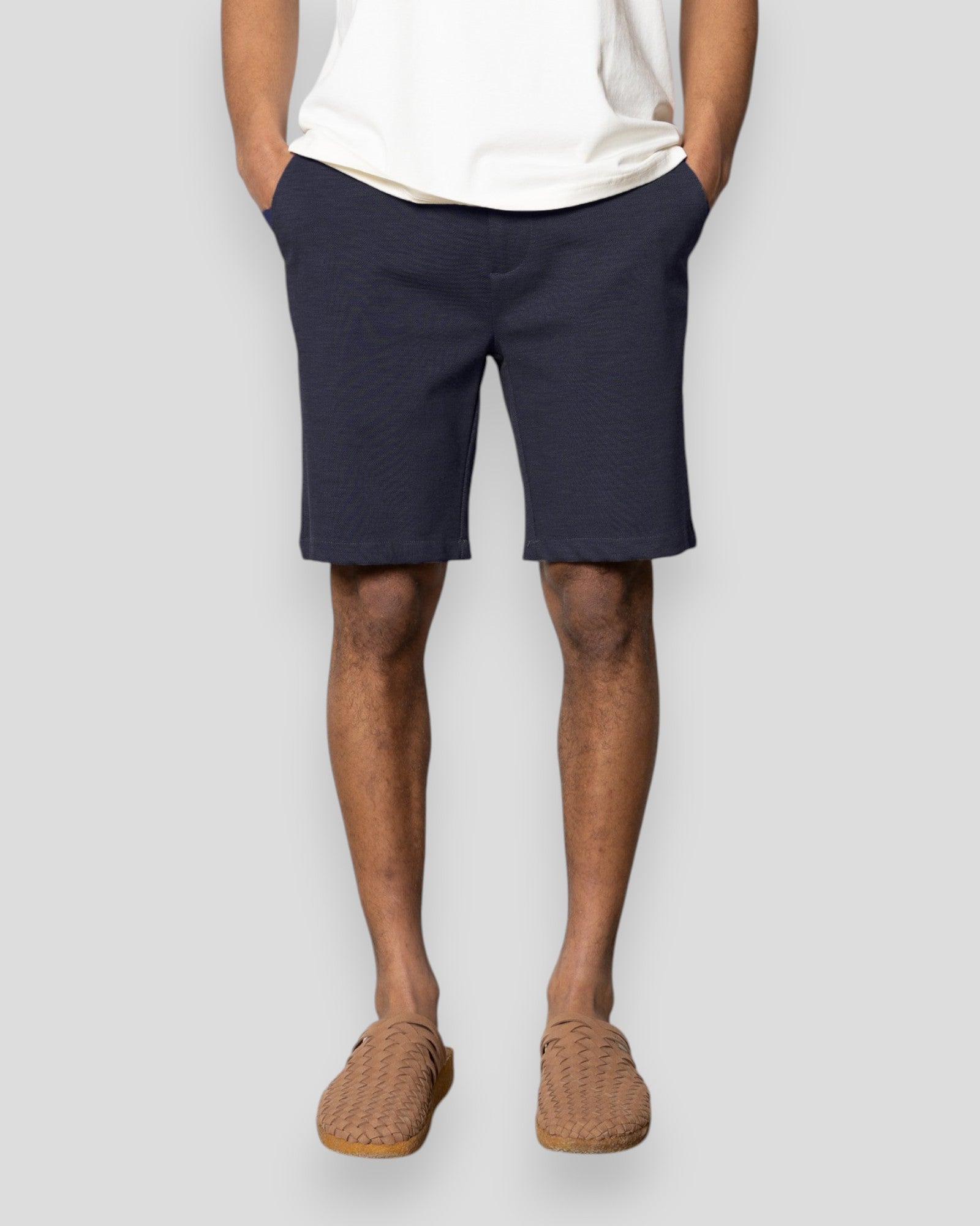 Navy Milano Brendon jersey shorts fra Clean Cut Copenhagen, afslappet sportstil, vises med elastisk talje og casual pasform.