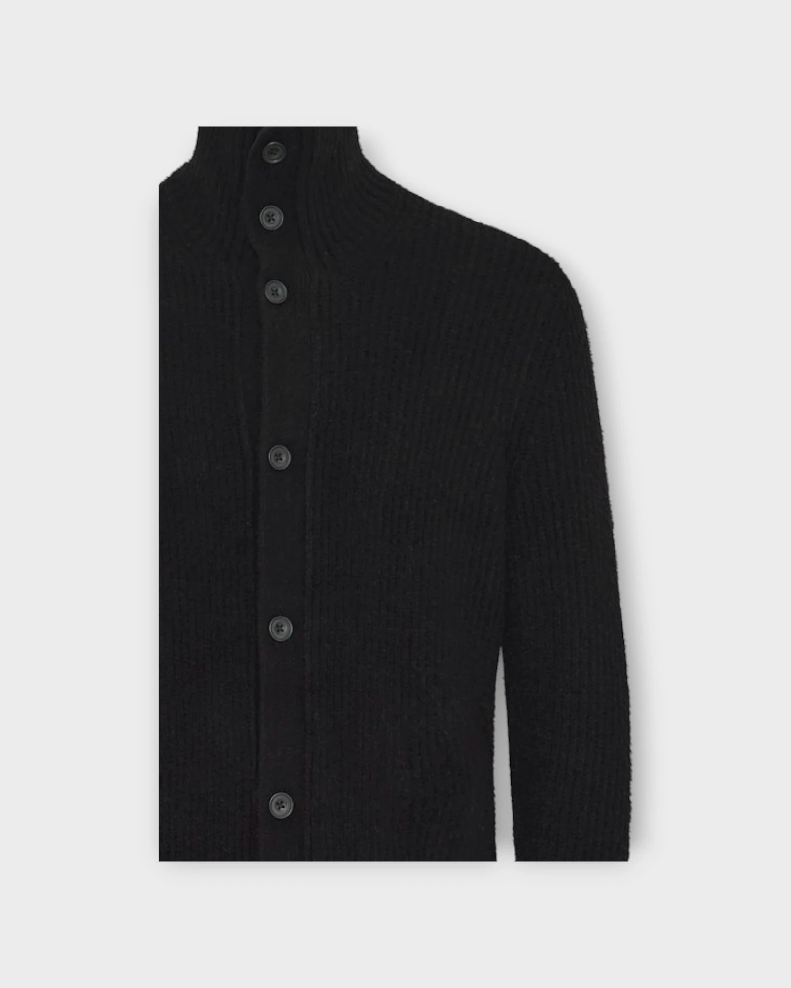 Karl Knit Cardigan Black Beauty - Sort Casual Friday Strik til Mænd. Her set i closeup.