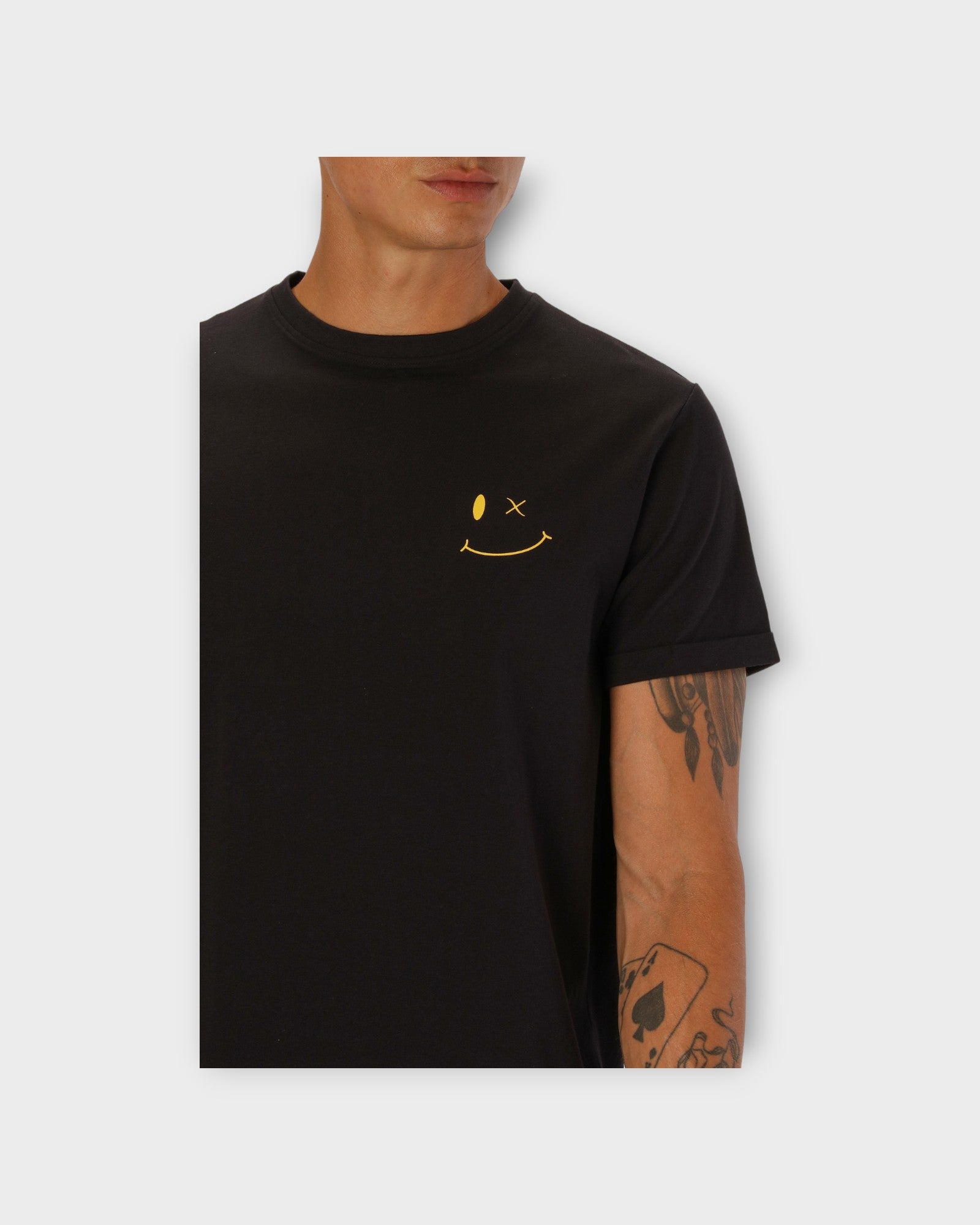 Patrick Organic Tee Black - Sort Clean Cut Copenhagen T-shirt til mænd med logo. Her ses logoet.