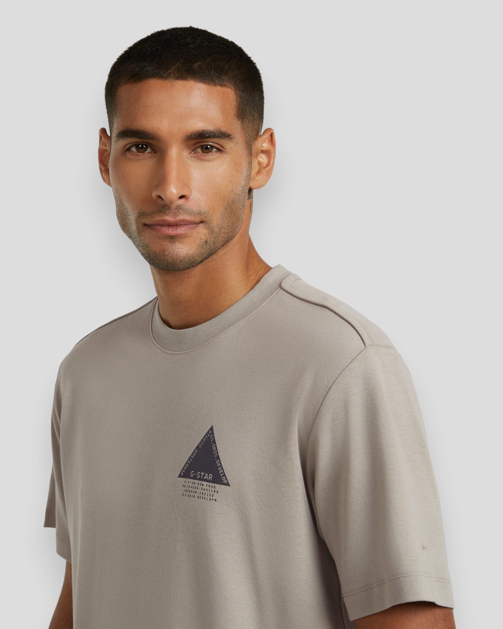 Small Logo R Tee - Elephant Skin