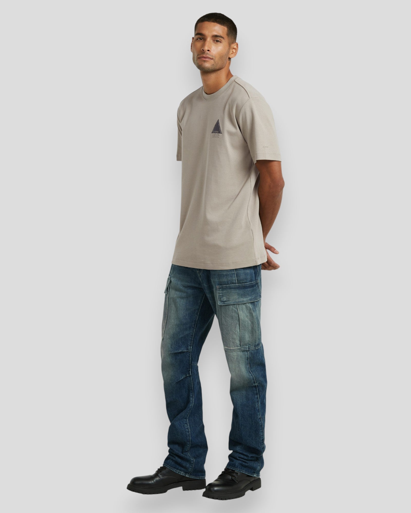 Small Logo R Tee - Elephant Skin