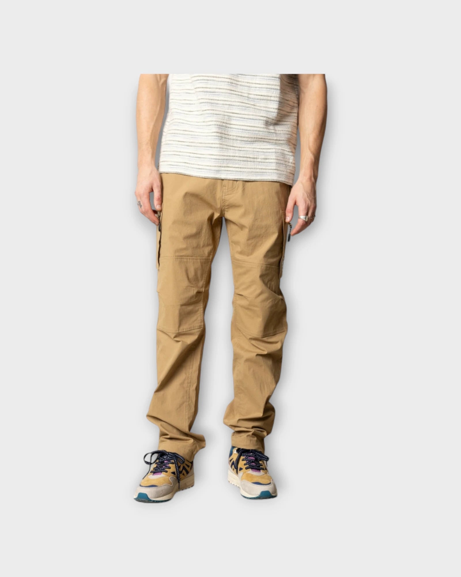 Pavement Ripstop Pants Dark Khaki - Sandfarvet Fat Moose Cargo Bukser til Herre. Her set forfra.