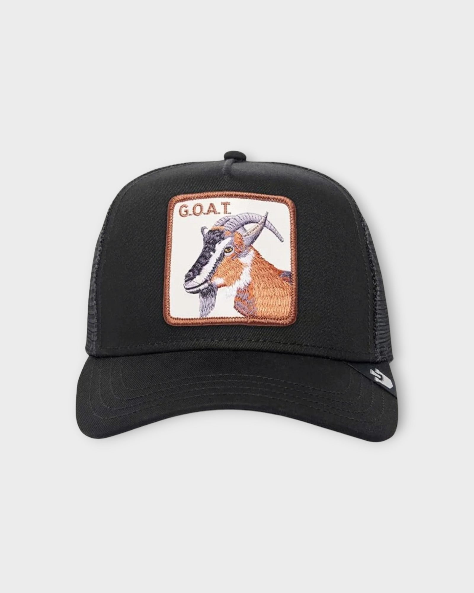 The Goat Black - Sort Goorin Bros Trucker Cap til Mænd. Her set forfra.