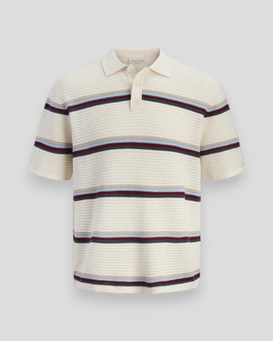 Maine Knit Stripe Polo fra Jack & Jones i sea salt med stribet mønster og klassisk poloknapper.