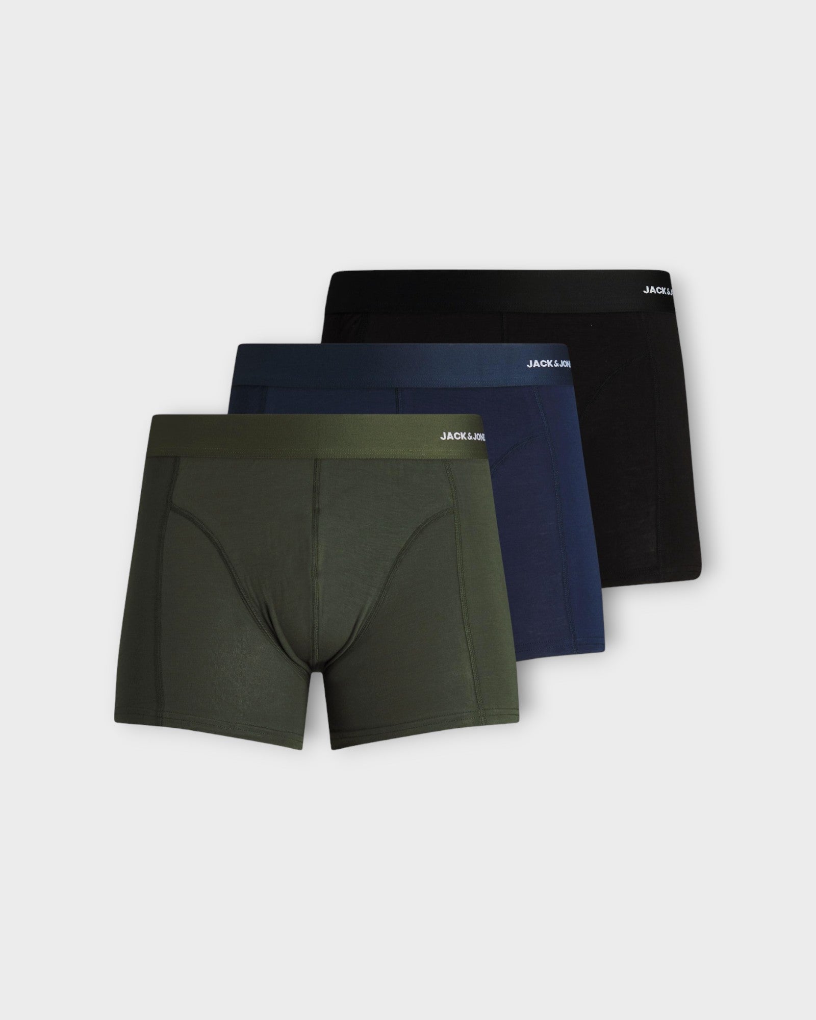 Basic Bamboo Trunks 3 Pack Forest Night fra Jack and Jones. Bambus tights til mænd i en 6 pak. Her set forfra.