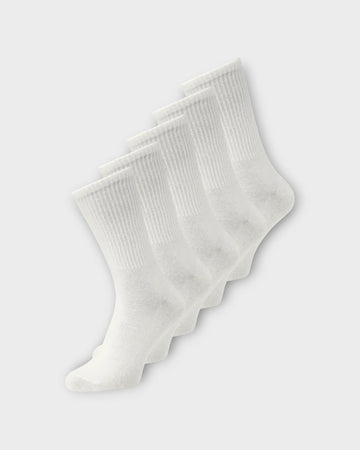Hvidt sæt bestående af fem tennisstrømper fra Jack & Jones, bløde og komfortable sportsstrømper til tennis.