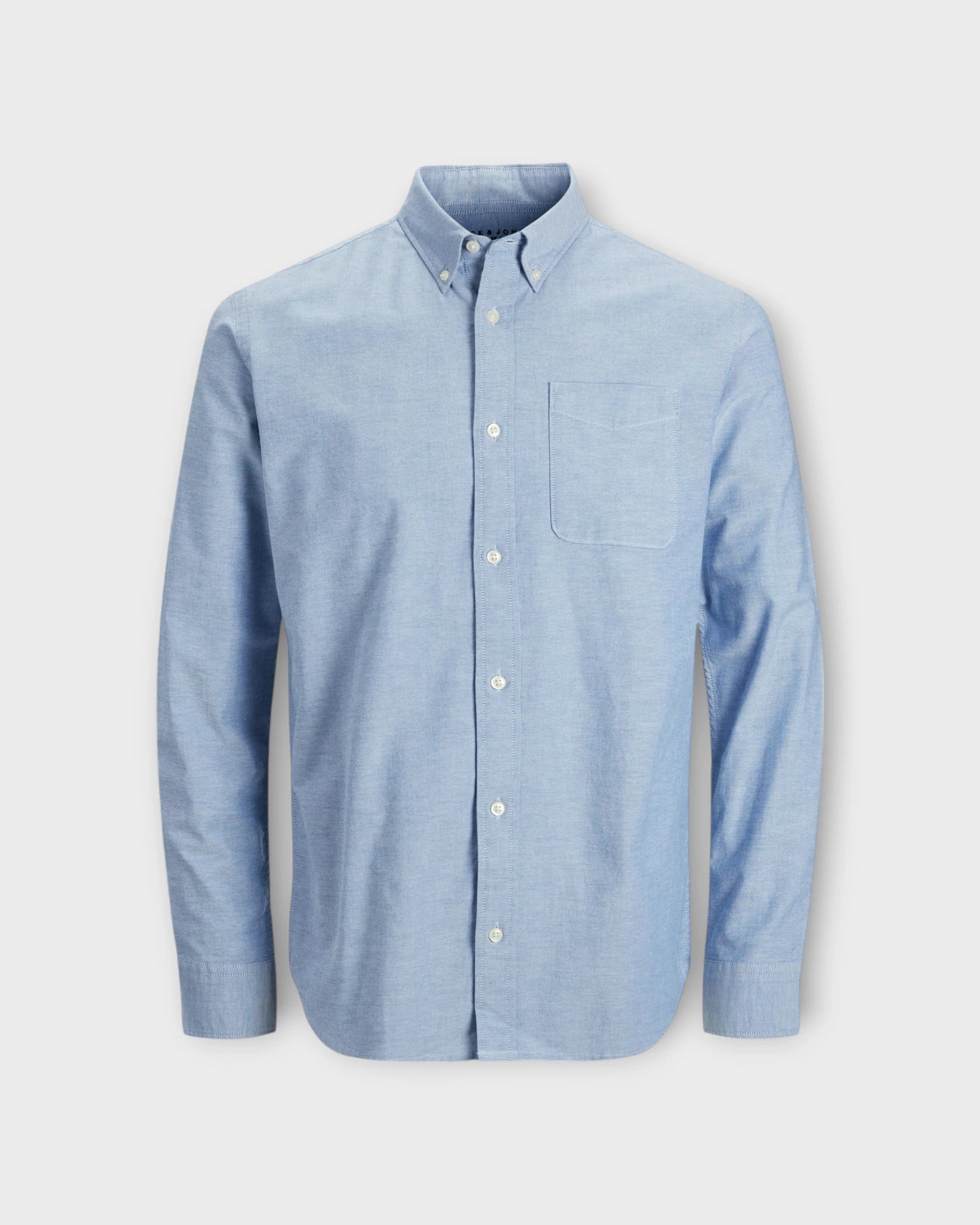 Brook Oxford Shirt Cashmere Blue - Lyseblå Jack & Jones Oxford Skjorte til Mænd. Her set forfra.