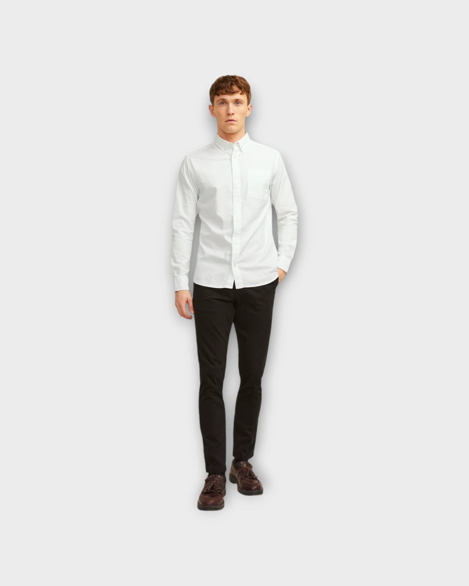 Brook Oxford Shirt White - Hvid Jack & Jones Oxfordskjorte til Mænd. Her set på model forfra.