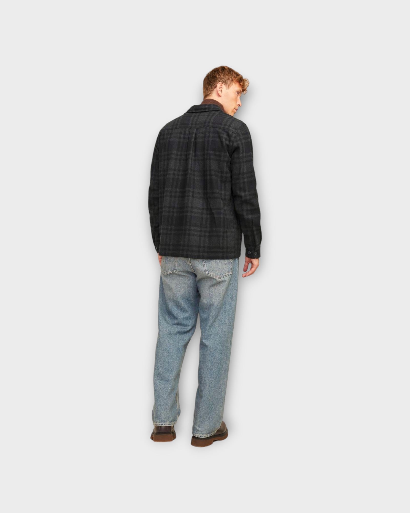 Raymond Melange Check Overshirt Black Beauty - Sort ternet Jack & Jones Overshirt til Mænd. Her set på model bagfra.