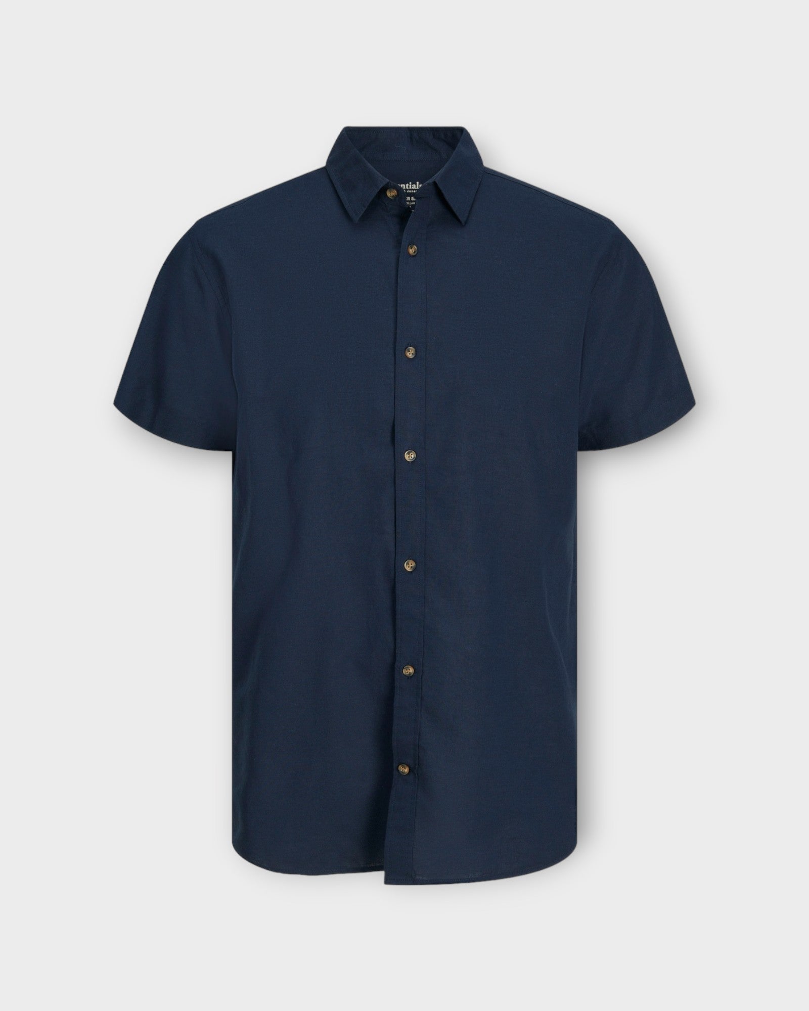 Summer Linen Shirt Navy Blazer fra Jack and Jones. Kortærmet mørkeblå hørskjorte til mænd. Her set forfra.