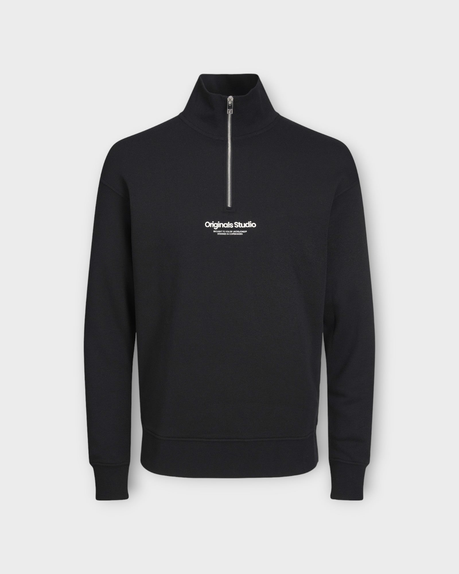 Vesterbro Sweat Quarter Zip Hn Black - Sort Jack and Jones Sweatshirt med kort lynlås. Her set forfra.