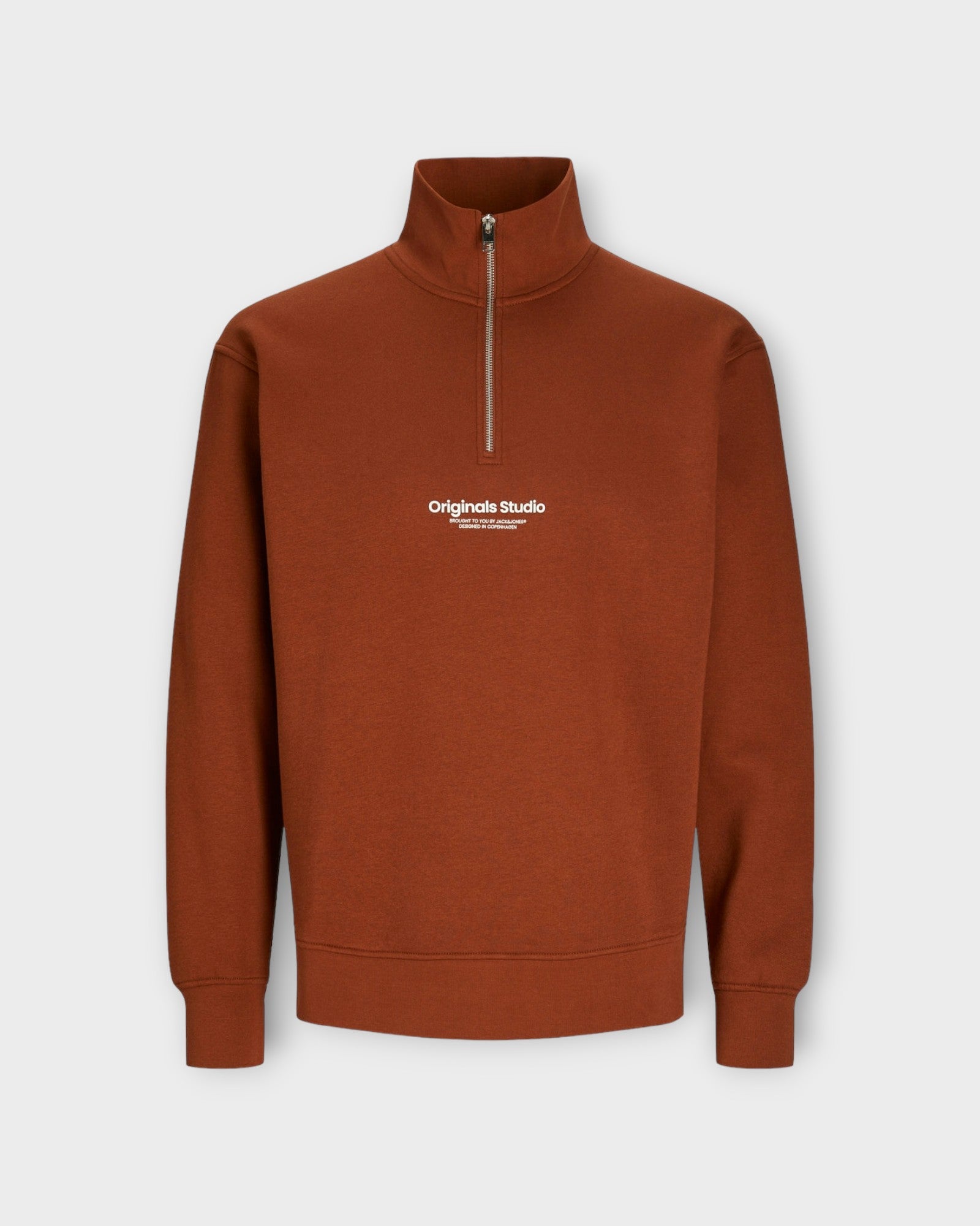 Vesterbro Sweat Quarter Zip Hn Brandy Brown - Brun Jack and Jones Sweatshirt med kort lynlås. Her set forfra.