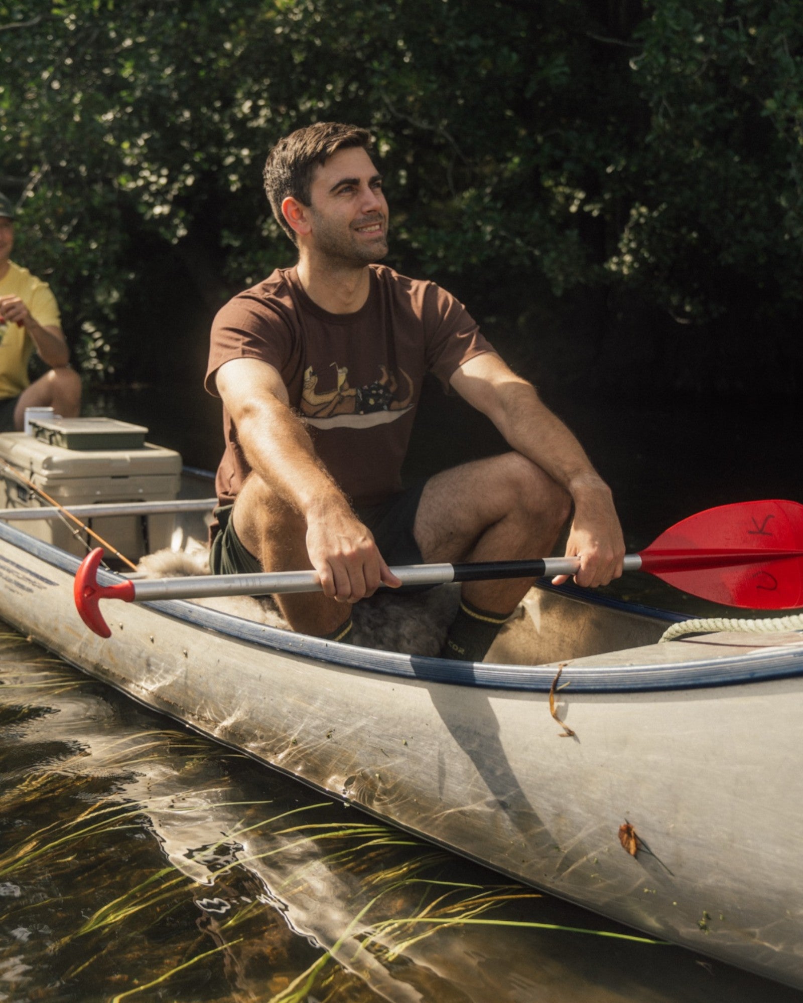 An Otter Vacation Tee - Chicory Coffee