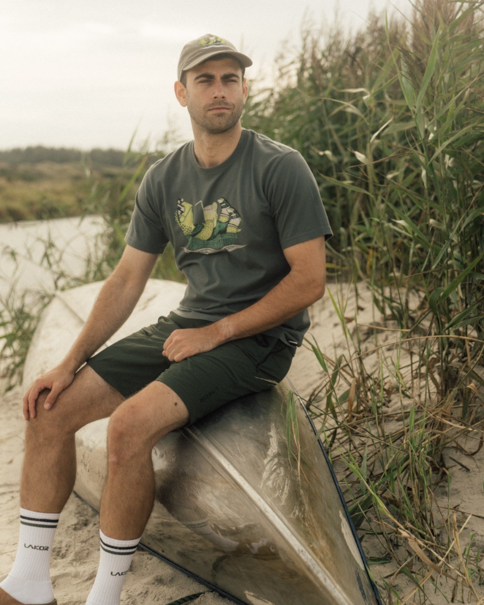 Lakor Slow Flow Tee in urban chic style, featuring a casual fit and trendy design, ideal for everyday wear.