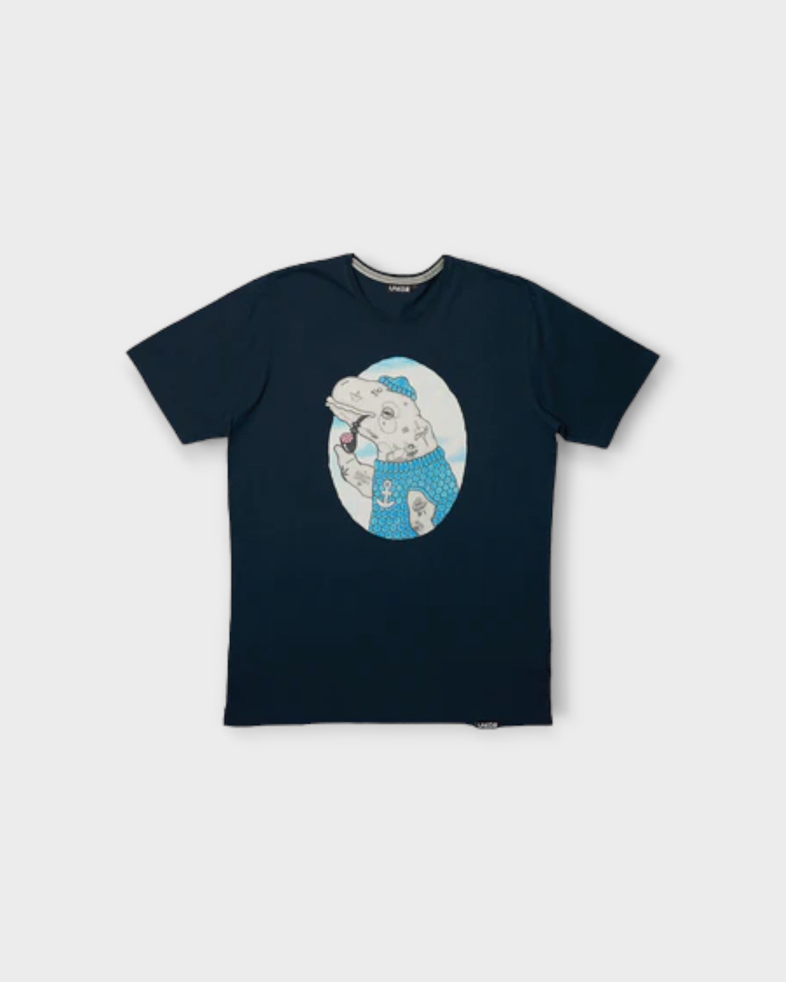 Badass Beluga T-shirt Blueberry - Blå Printet Lakor Soulwear T-shirt til Mænd. Her set forfra.
