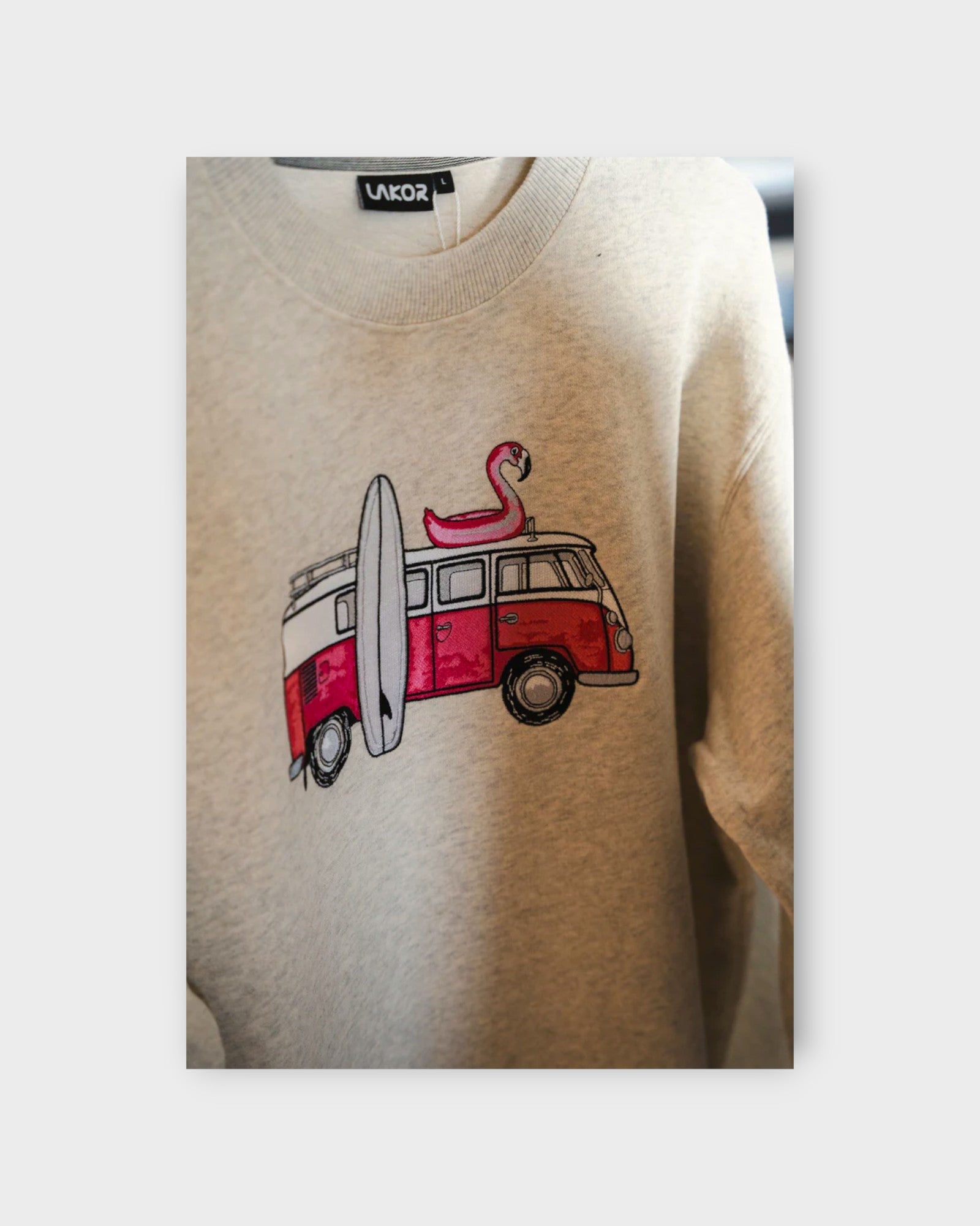 Pink Van Crewneck Oatmeal Melange - Grå Lakor Soulwear Sweatshirt. Her set fra siden.