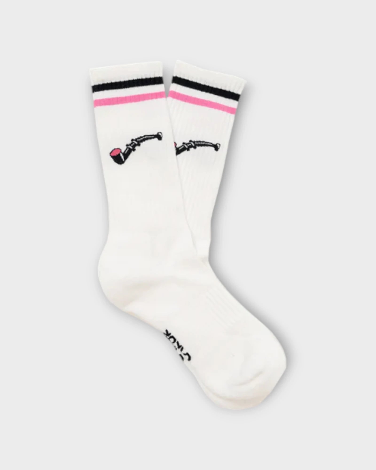 Lakridspibe Socks White - Broderet Hvide Lakor Soulwear Tennissokker til Mænd. Her set forfra.