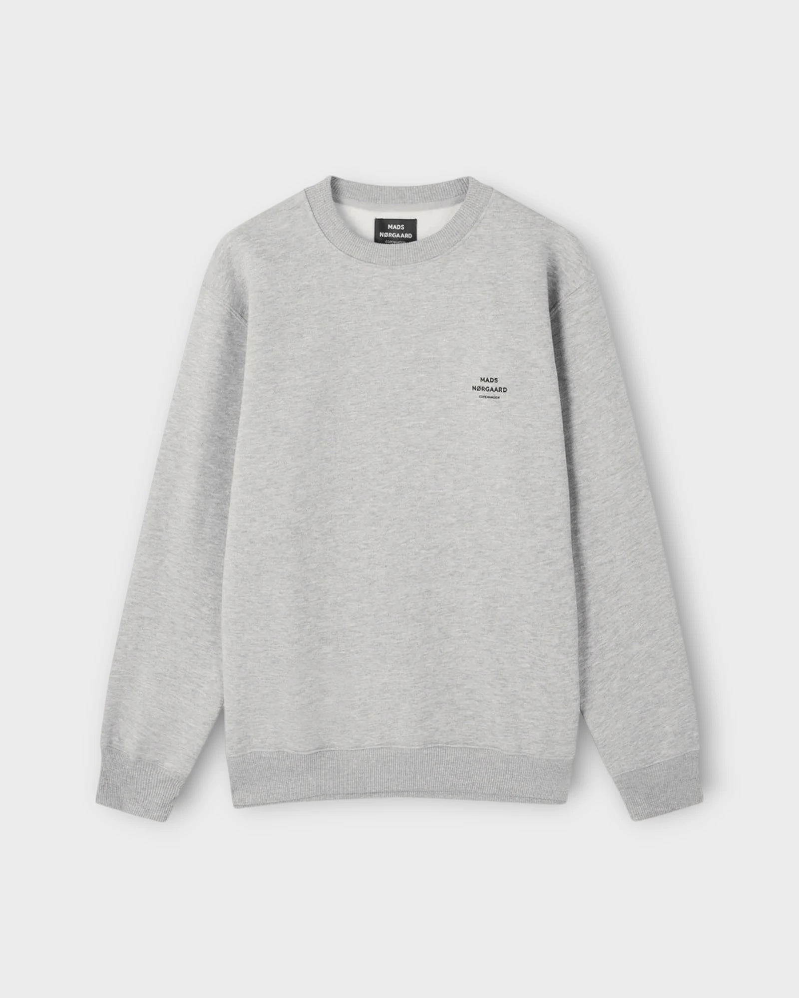 Crew Logo Sweat Grey Melange - Grå Mads Nørgaard Sweatshirt til Mænd. Her set forfra.