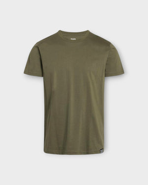 Mads Nørgaard Fine Jersey Thor T-shirt i armyfarve, vises forfra med rund hals og kort ærme.