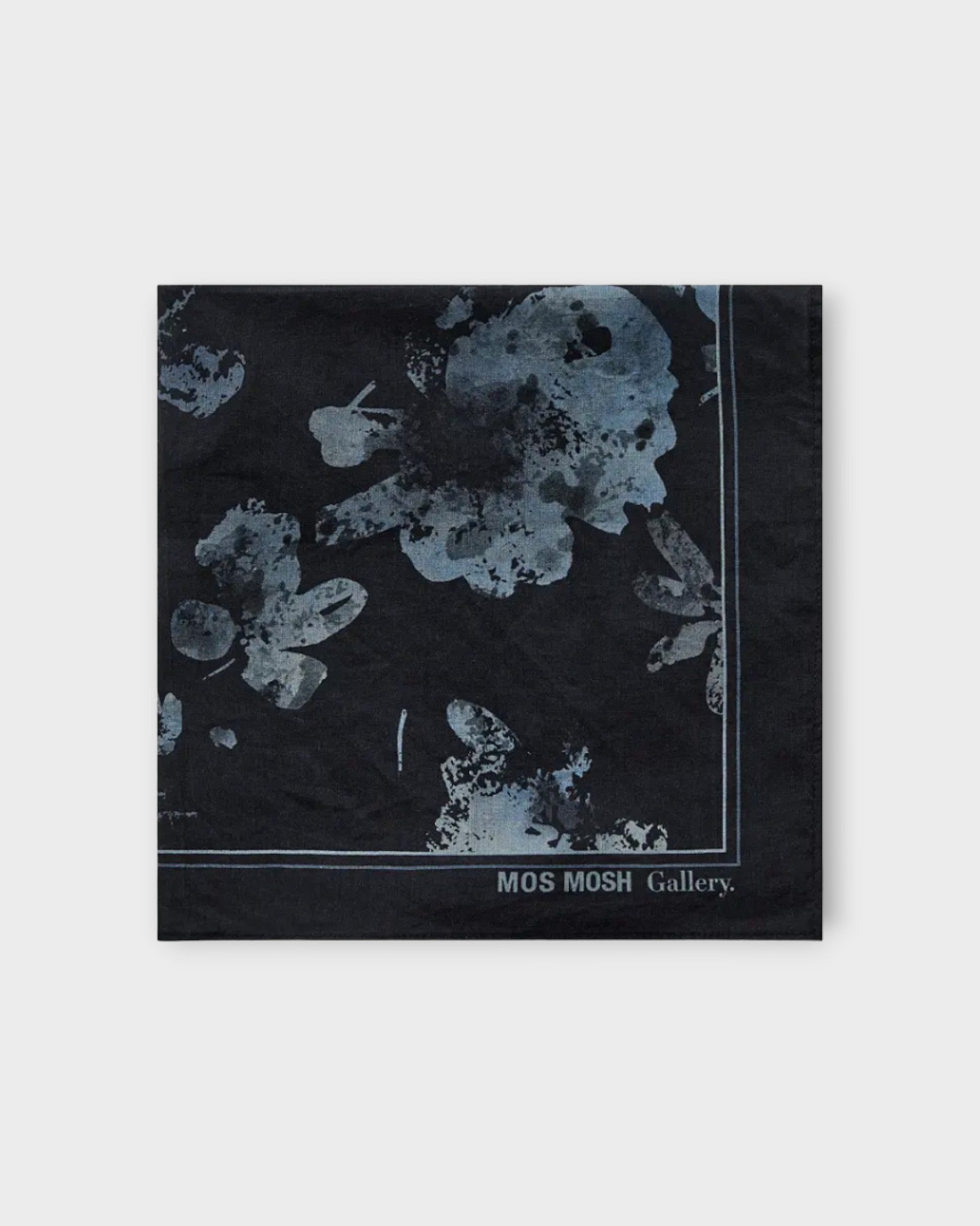 Neckerchief Babel Voile Navy - Mos Mosh Gallery Bandana til Mænd. Her set foldet.