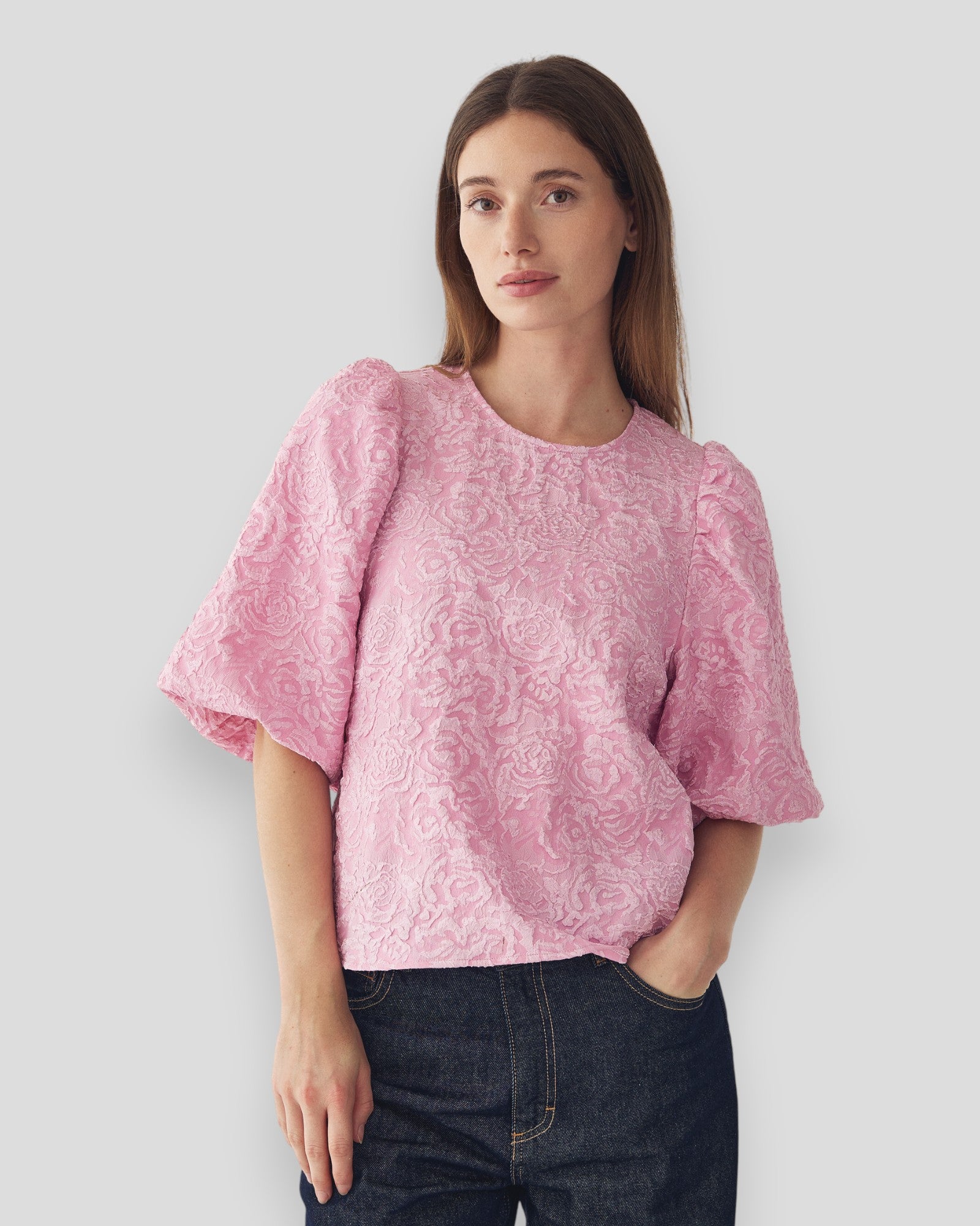 Noella N-Shelly bluse til kvinder i baby pink, let og elegant skjorte med blødt stof og feminin pasform.