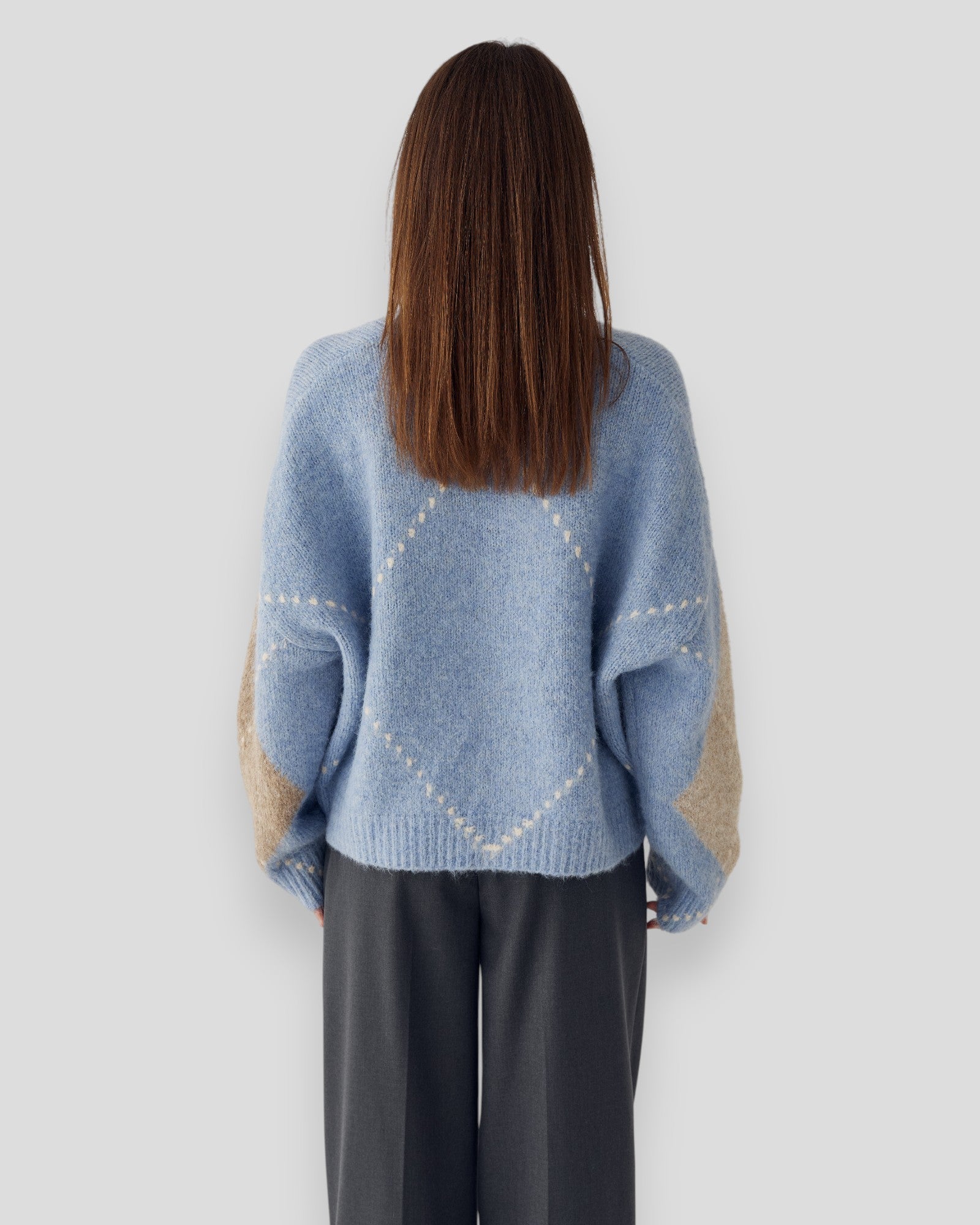 Dame strikket cardigan fra Noella, N-Laiana Sky Blue Mix, blød og varm med blødt strikkemønster og lang ærmelængde.