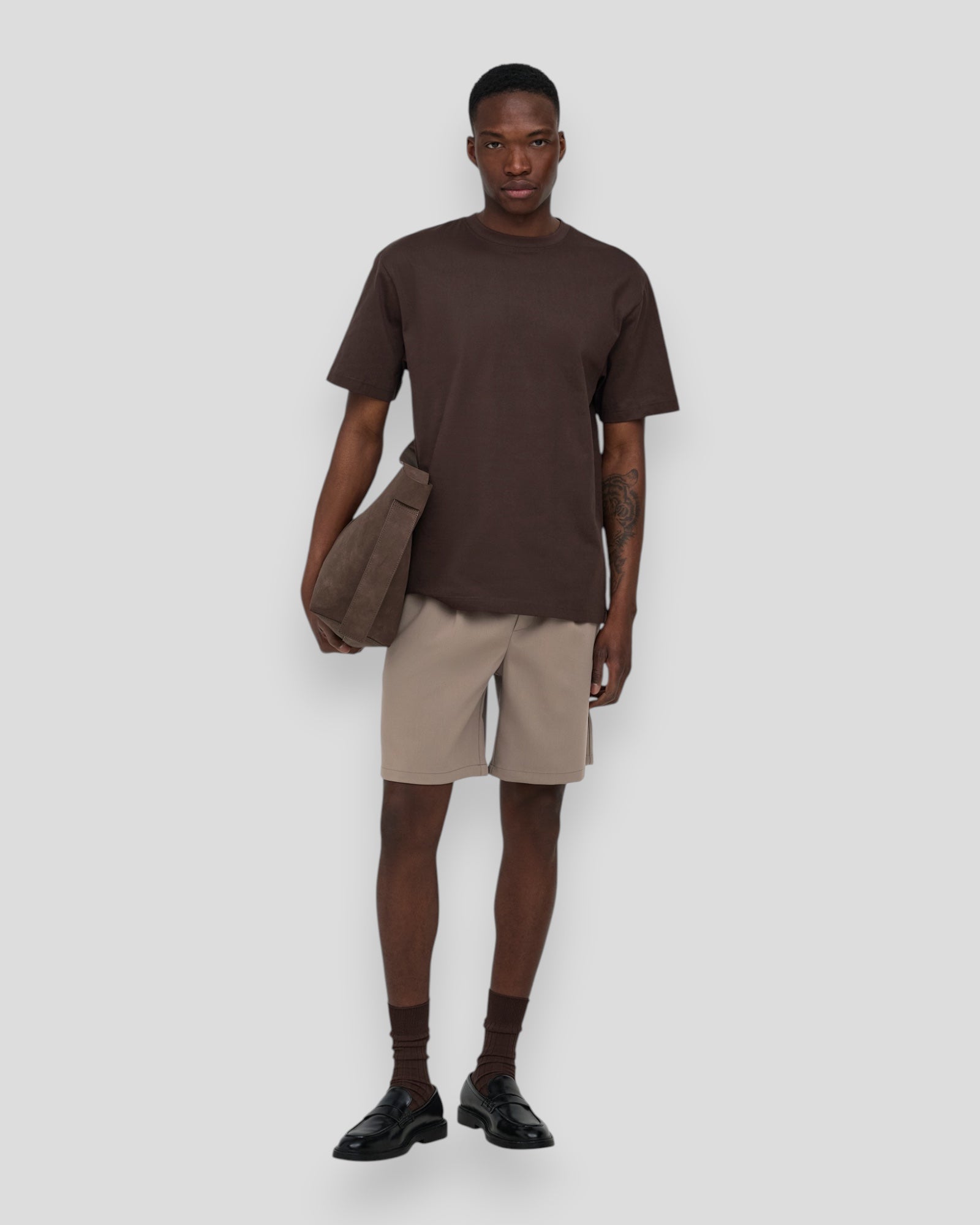 Dame shortsen Will 0292 Loose String Shorts fra ONLY & SONS i afslappet stil, vises i en beige farve.