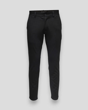 Sort Mark Slim Gw 0209 bukser fra ONLY & SONS, vises med en moderne snit og let stofmateriale i billedet.