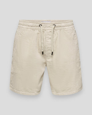 ONLY & SONS Tel Corduroy 0185 shorts i sølvfarvet, afslappet stil, synlige i billedet.