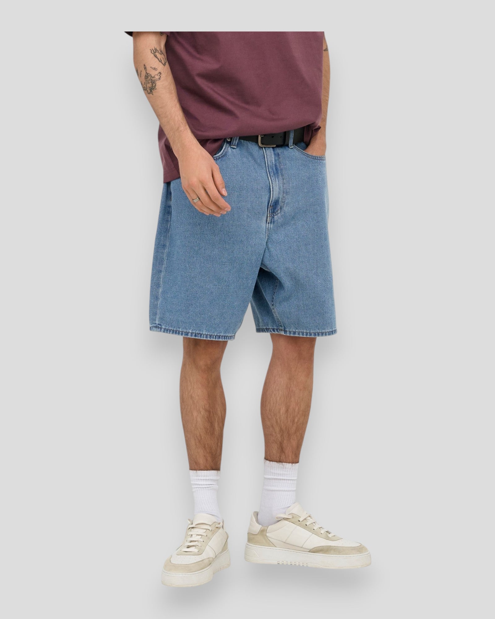 ONLY & SONS fade Pim denim shorts i medium blå denim, afslappet stil og komfortabel pasform.
