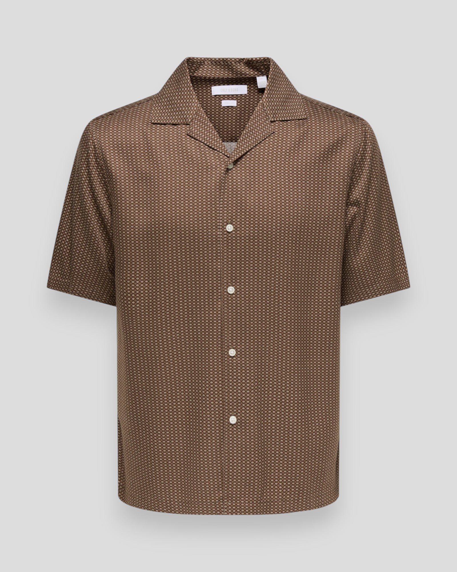 ONLY & SONS Peru Relax SS skjorte i pottemuldfarve, letvægts bomuld, casual stil, synlig med knapper og klassisk krave.