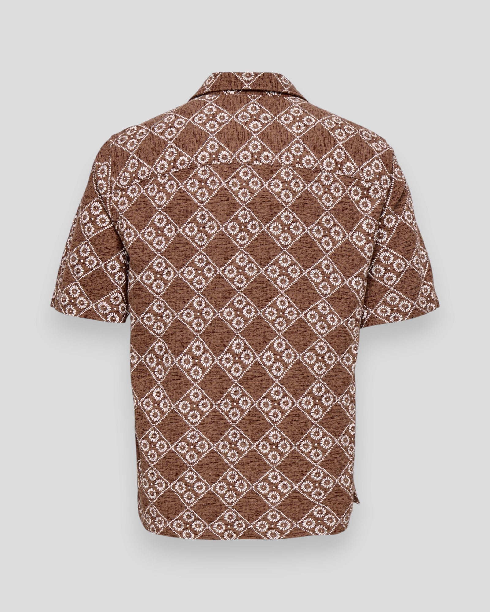 ONLY & SONS Johnson Regular SS shirt in potting soil pattern with egret color, showcasing the casual button-up design.