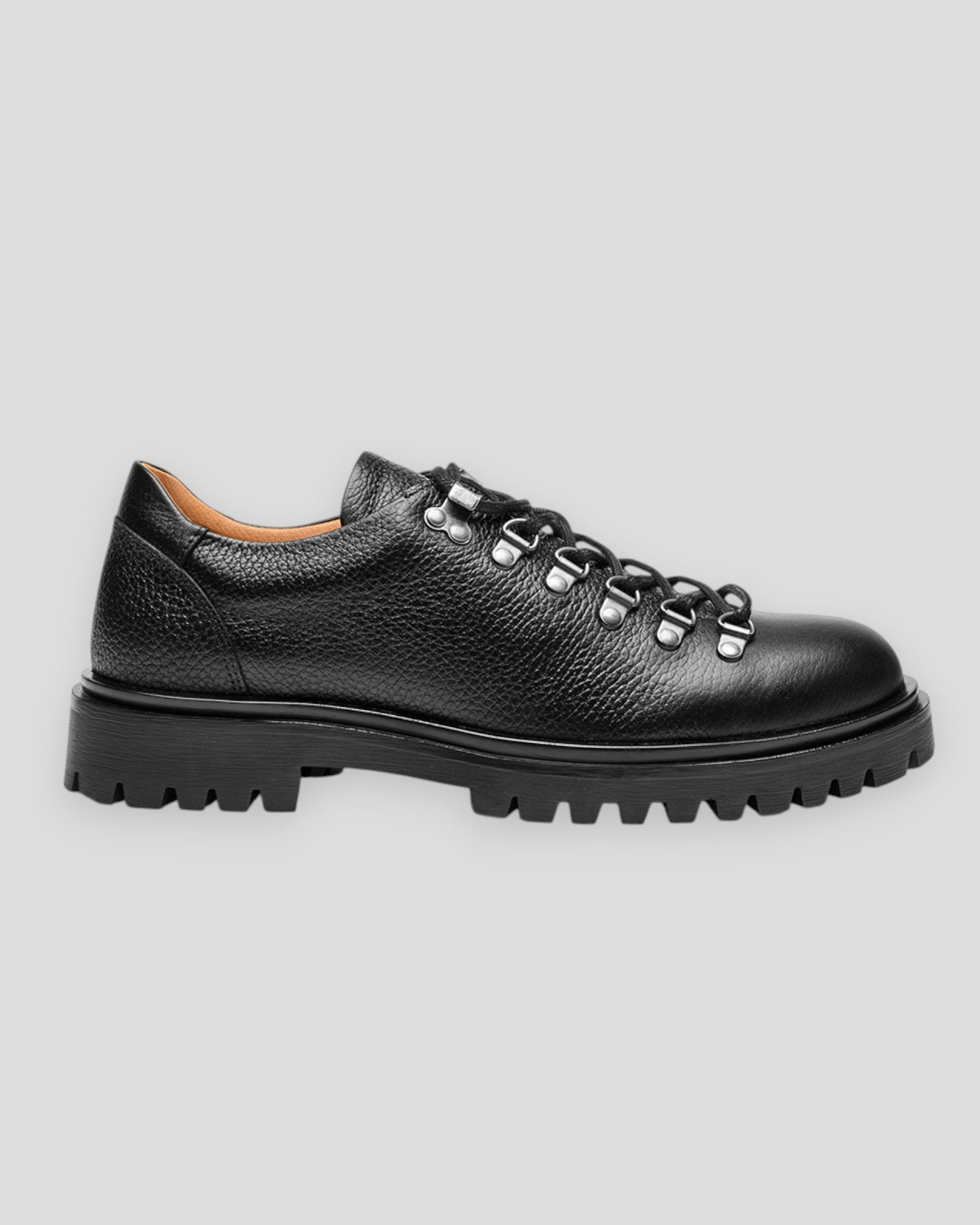 Willach - Black Tumbled Leather