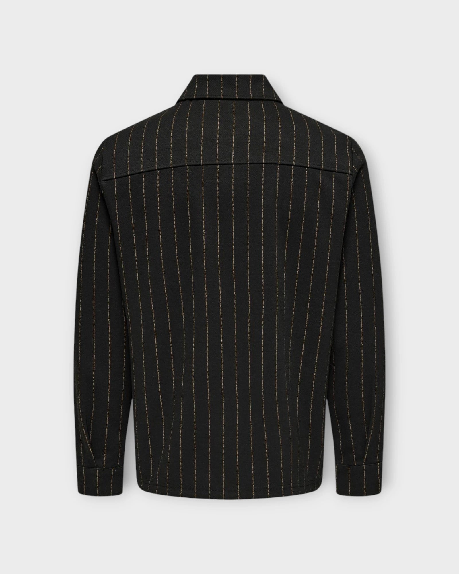 Kodyl Pinstripe Overshirt Hot Fudge - Brun Stribet Only & Sons Herre Overshirt. Her set bagfra.